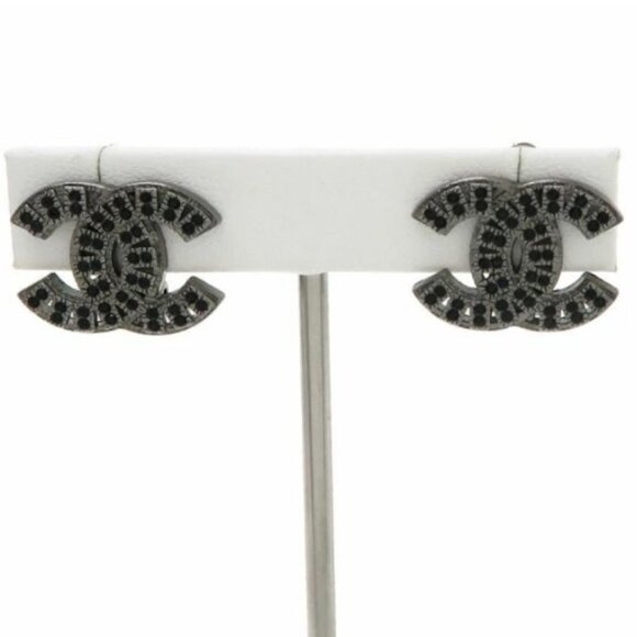 CHANEL CC Logos Black Rhinestone Clip-On Earrings Silver Tone 09P Auth #7052 - Picture 1 of 7